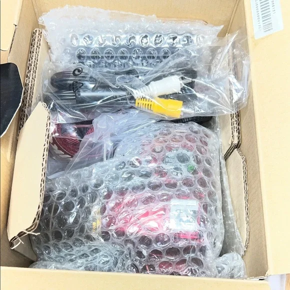 Nikon DSLR Camera - Picture 6 of 13